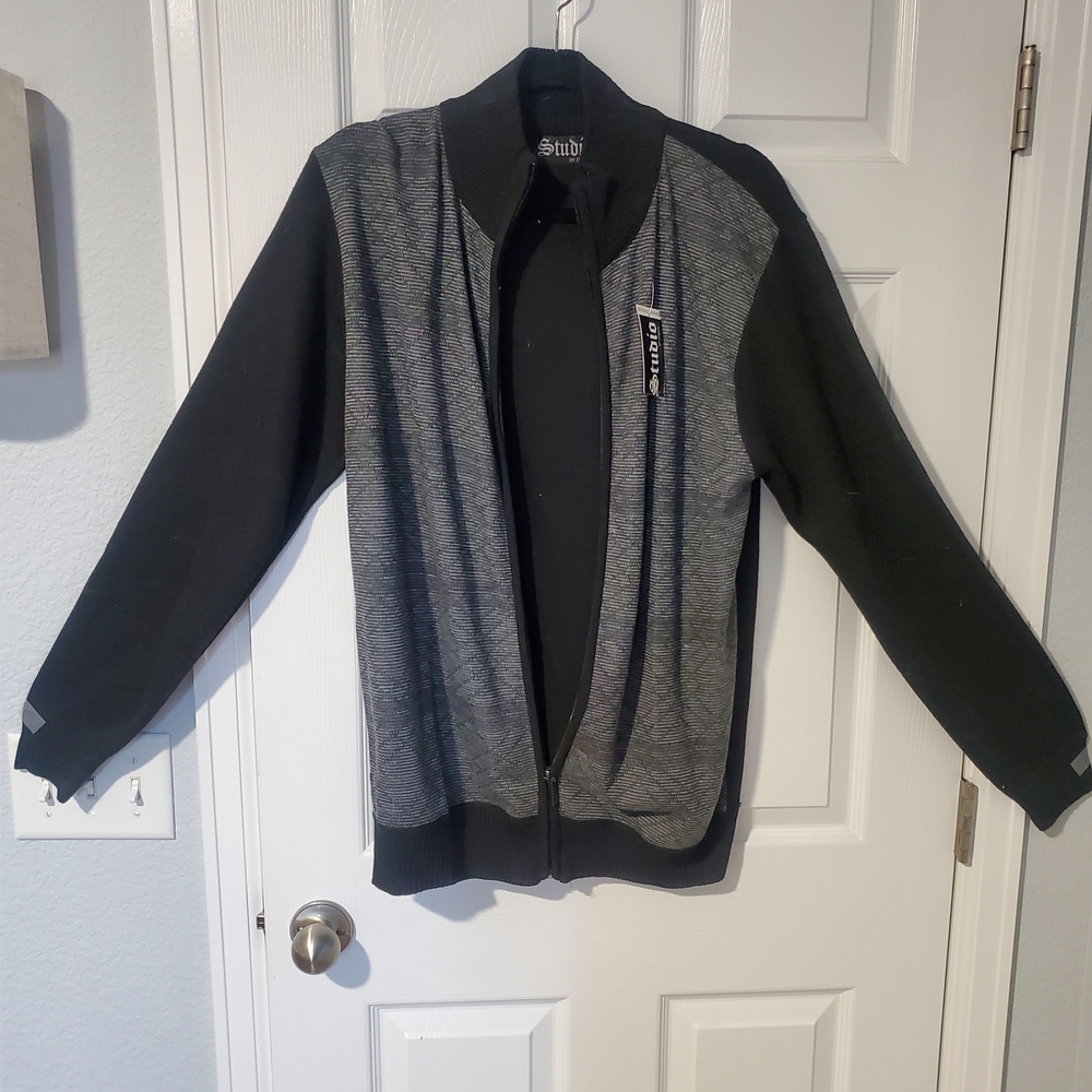 Omega Black Ribbed Knit Collar